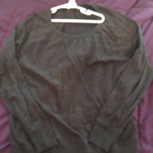 Old navy crew neck sweatshirt